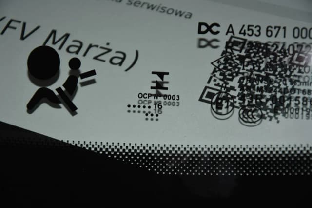 Gdzie dokładnie znajduje się data na pasach bezpieczeństwa i dlaczego to ważne? Gdzie dokładnie znajduje się data na pasach bezpieczeństwa i dlaczego to ważne?