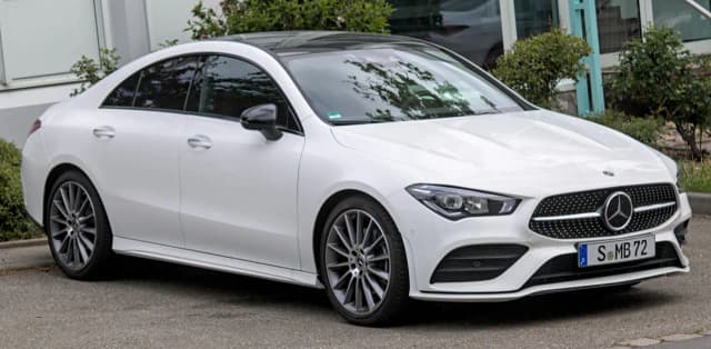 Mercedes CLA 45 AMG - moc, osiągi i najlepsze modyfikacje Mercedes CLA 45 AMG - moc, osiągi i najlepsze modyfikacje