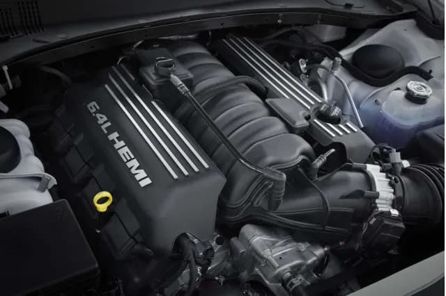 Chrysler 300C: jaki silnik wybrać? Porównanie, wady i zalety dla każdego kierowcy Chrysler 300C: jaki silnik wybrać? Porównanie, wady i zalety dla każdego kierowcy