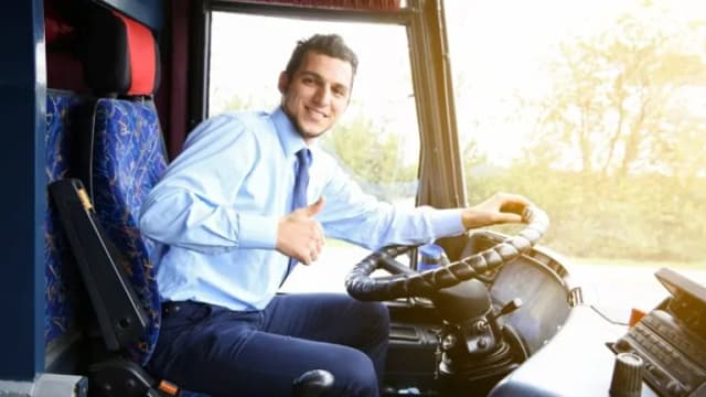 Ile zarabia kierowca autobusu w Londynie? Sprawdź realne zarobki i korzyści! Ile zarabia kierowca autobusu w Londynie? Sprawdź realne zarobki i korzyści!