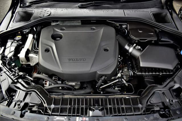 Volvo S60: jaki silnik wybrać? Porównanie, opinie i wady każdej jednostki Volvo S60: jaki silnik wybrać? Porównanie, opinie i wady każdej jednostki
