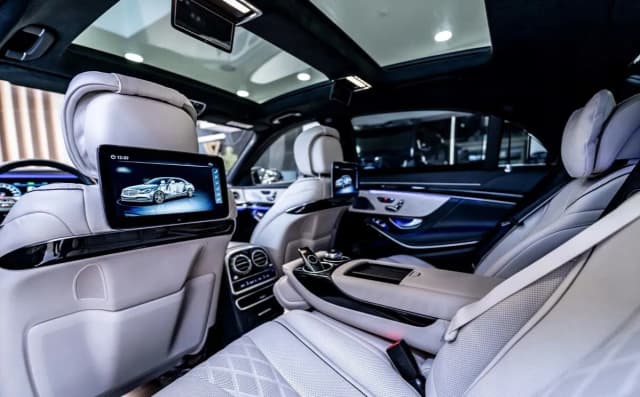 Mercedes-Benz W222 S-Class: Niezapomniane doświadczenia i cechy Mercedes-Benz W222 S-Class: Niezapomniane doświadczenia i cechy